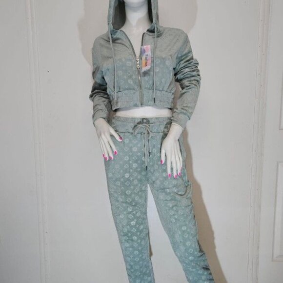 Gray velour 2 PC Set Cropped. Jacket And Joggers - Picture 2 of 3